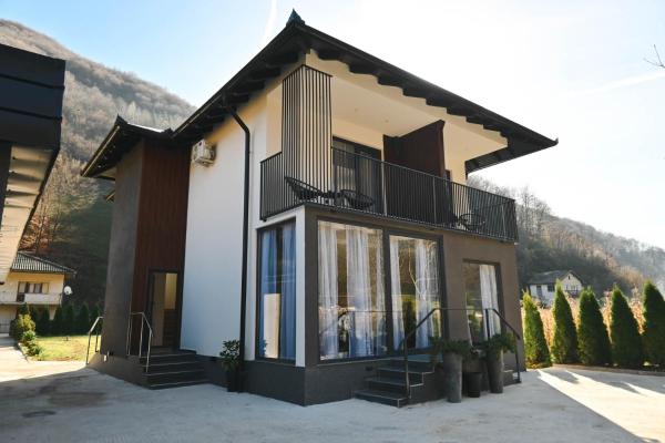 Villa Fluviale, Book  Jezero 