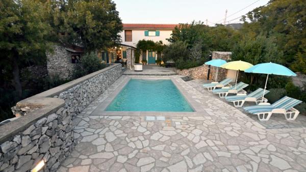 Villa Buby by Villas Guide, Book  Kvarner hoteller med parkering, Parkering