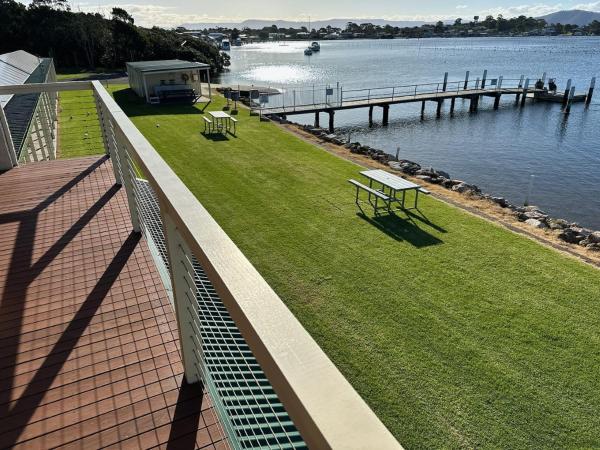 Coral Tree Lodge, Book  Greenwell Point 