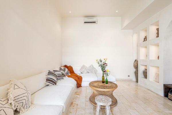 Casa Alexandrite Stylish Mediterranean 3BR Villa, Book  Canggu Badung
