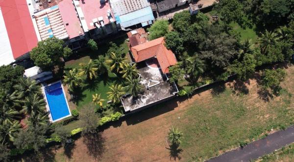Divu - Azure Opulence Beachfront Villa, Book  Hoteller i Tamil Nadu med pool, Swimmingpool