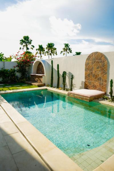 SummerVille Uluwatu by REJA Villas, Book  Hoteller i Bali med pool, Swimmingpool