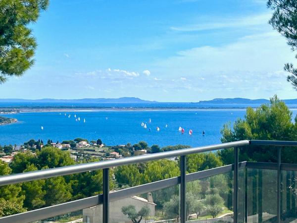 Résidences des Peyrons vue mer et les Iles dOr, Book  Hoteller i Var coast med pool, Swimmingpool