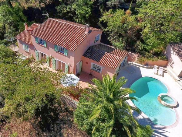 Provencal Villa With Pool Near Figanières, Book  Hoteller i Rhône-Alps med pool, Swimmingpool