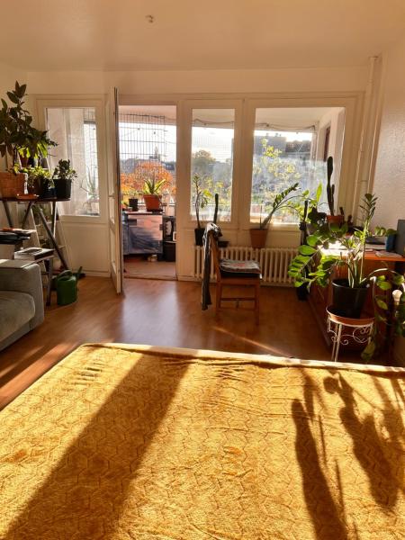 1 Zimmer mit Aussicht und 1 Zimmer mit Balkon in 4 Zimmer Wohnung, Szene, Parks und Top Lage, Book  Berlin Tyskland