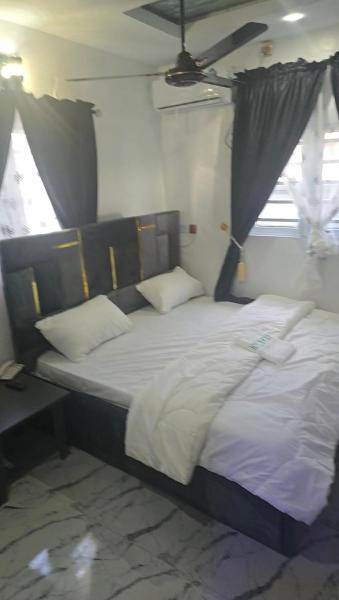 Hotel de mexico, Book  Warri Delta