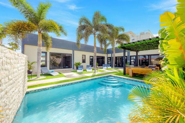 Palm Beach Sea La Vie Suites, Book  Palm-Eagle Beach hoteller med pool, Swimmingpool