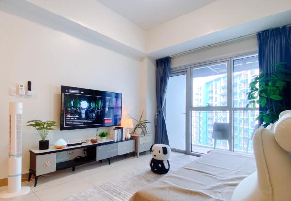 120 Sqm Modern 3 Bedrooms HighRise Facing Manila Bay Sunset, Near Manila Airports, Okada Casino, Solaire Casino, MOA with Free Parking, Book  Luzon hoteller med parkering, Parkering