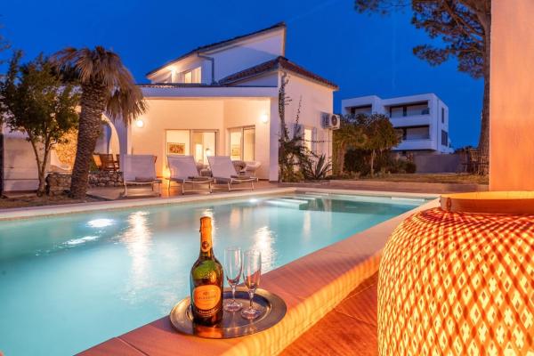 Villa Ficus mediterranean style villa with pool, Book  Hoteller i Zadar County med pool, Swimmingpool
