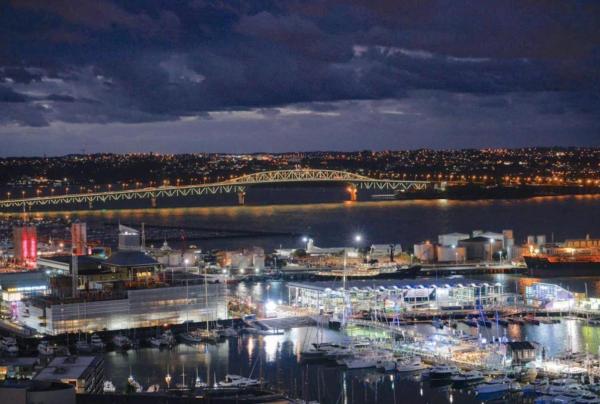 Magnificent SkyTower, Sea, Habour View in CBD, Book  Hoteller i Auckland Region med pool, Swimmingpool