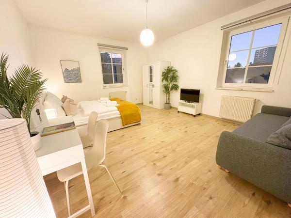 1 Bedroom Apartments, 18 minutes to the City Center, Smart TV, Book Lejlighed Styria hoteller med parkering, Parkering