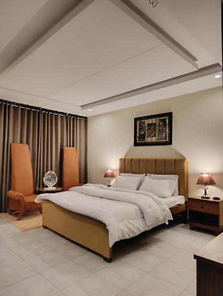 Montana Lodges Murree, Book  Hoteller i Punjab Region med parkering, Parkering