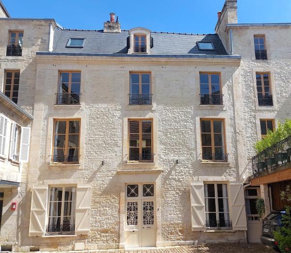La Demeure Saint Sauveur, Book  Caen 