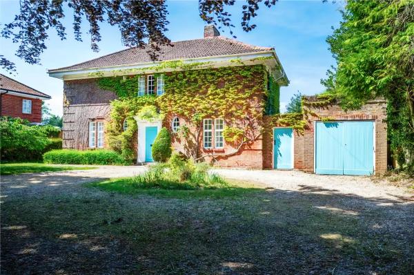 Spacious 4 Bedroom Detached Home in Iffley Village, Book  Oxford 