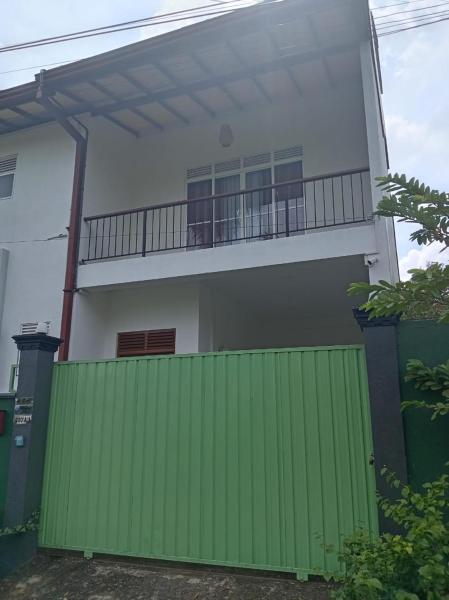 Nirmala Homestay, Book  Polgasowita 