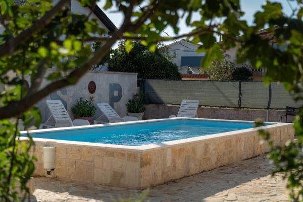 Hard&Heavy Villa, Book  Hoteller i Zadar County med pool, Swimmingpool