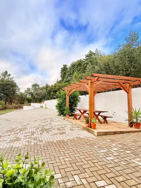 Monte do Garnacho - Villa in the Mountains, Book  Centro Region hoteller med parkering, Parkering
