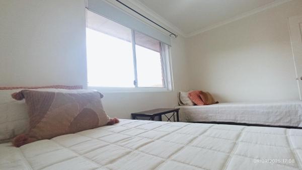 Bright Room Near Beaches and Airport, Book  Sydney Sydney Region