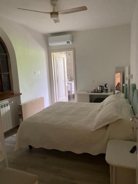 Federica Guest House, Book  Hoteller i Versilia med parkering, Parkering