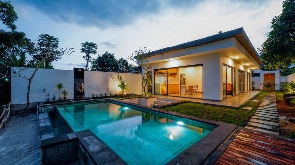 Casa de River Nyanyi - 2BR Villa Private Pool with River and Jungle View, Book  Munggu Bali