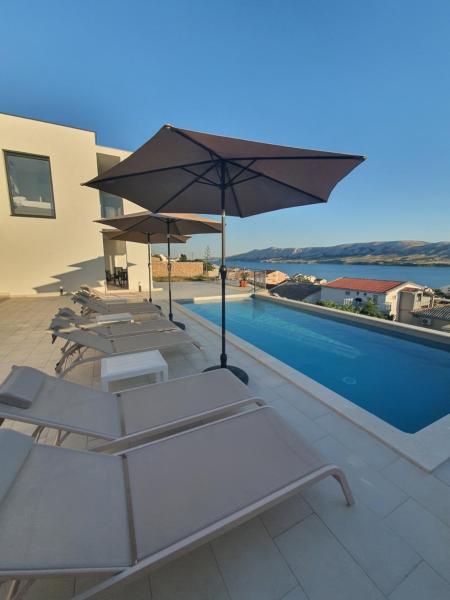Holiday Villa Zubovici with private pool, Book  Kvarner hoteller med parkering, Parkering