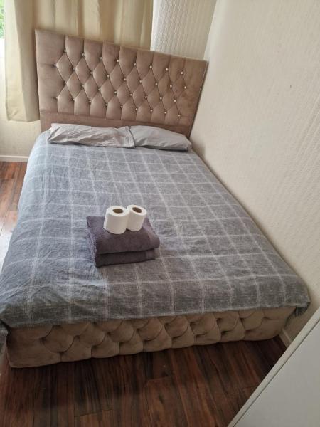 Cosy rooms in London, Book  Hoteller i London og omegn med parkering, Parkering