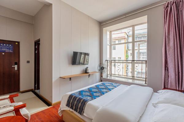 Kunming Shengfei Hotel Changshui Airport Branch, Book Hotel Yunnan hoteller med parkering, Parkering