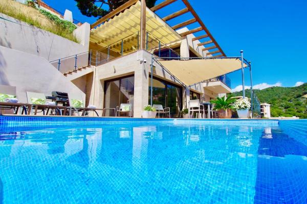 V&V LLORET- Villa Marie luxury house with air conditioning, Book  Lloret de Mar Costa Brava