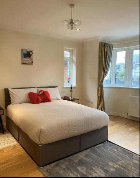 Prime Location London W5, Book  Hoteller i London og omegn med parkering, Parkering