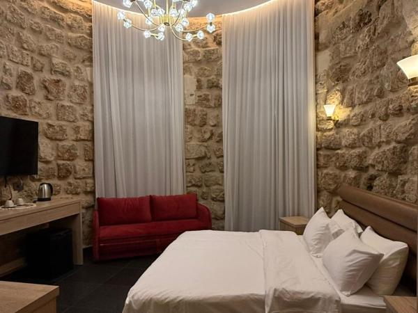 Villa Rosa Luxury Boutique Hotel, Book  Hoteller i North Governorate med parkering, Parkering