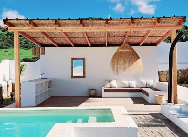 White Cottage - beach front Villa in Sidi Mghayt, Book  Demina Tanger-Tetouan