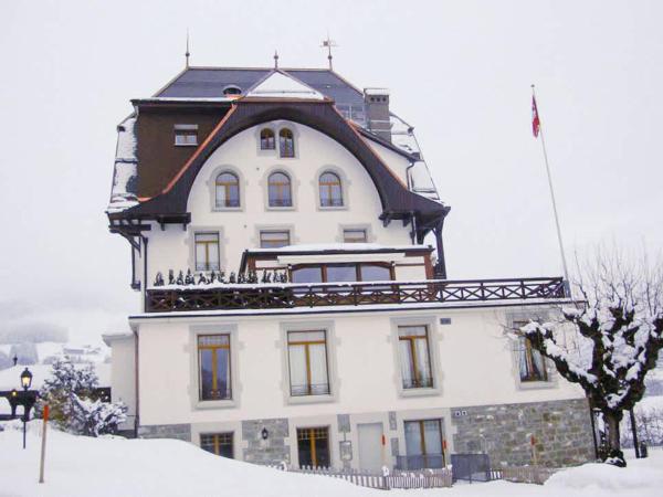 Charming Swiss Village Home With Pool Spa, Book  Chateau-d'Oex 