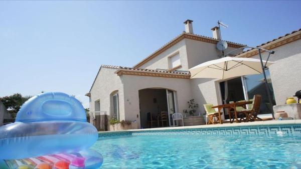 AGENCE JF IMMO - Villa spacieuse 8 pers avec piscine privée proche des plages V0475, Book  Vias Canal du Midi