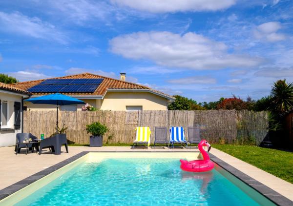 Villa Hélène, Book  Hoteller i Aquitaine med pool, Swimmingpool