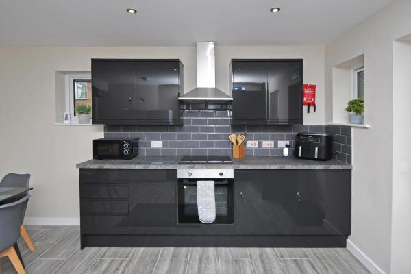 Townhouse @ Alton Street Crewe, Book  Crewe Cheshire