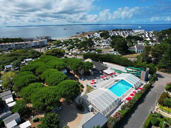 Flower Camping Le Bois d'Amour, Book Campingplads Bretagne hoteller med parkering, Parkering