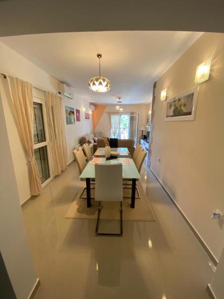Apartments Stepen, Book Lejlighed Kotor Riviera hoteller med parkering, Parkering