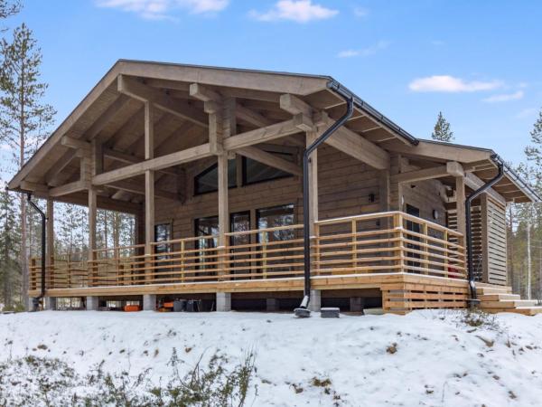 Holiday Home Villa korpi by Interhome, Book  North Ostrobothnia hoteller med parkering, Parkering
