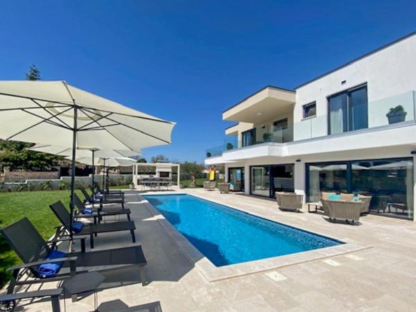 Villa Frani by Interhome, Book  Hoteller i Poreč Riviera med pool, Swimmingpool