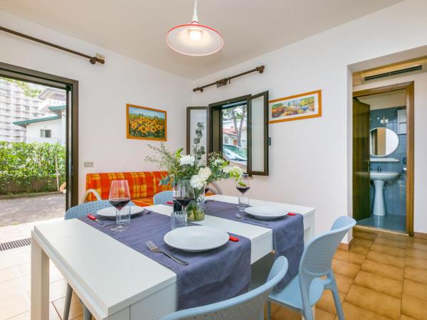 Apartment Villa Fiore Carinzia-2 by Interhome, Book Lejlighed Hoteller i Friuli Venezia Giulia med parkering, Parkering