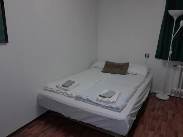 Vidic Guesthouse, Book  West Iceland hoteller med parkering, Parkering