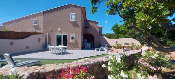 Porto Vecchio - Résidence RIVIERA- Villa Lecci, Book  Korsika hoteller med parkering, Parkering