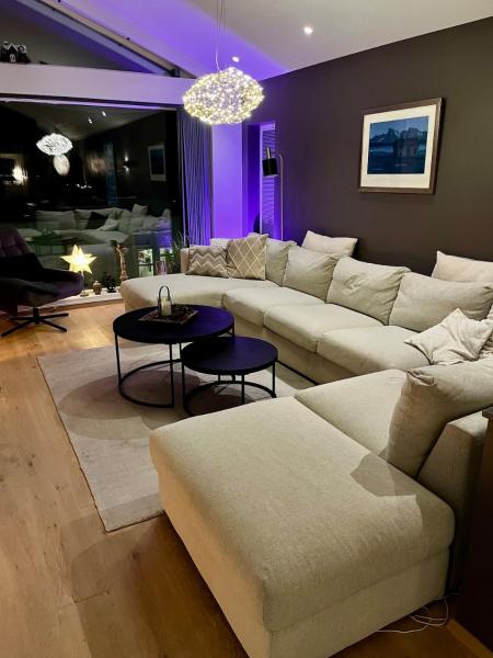Modern Villa in central Tromsø, Book  Hoteller i Troms og Finnmark med parkering, Parkering