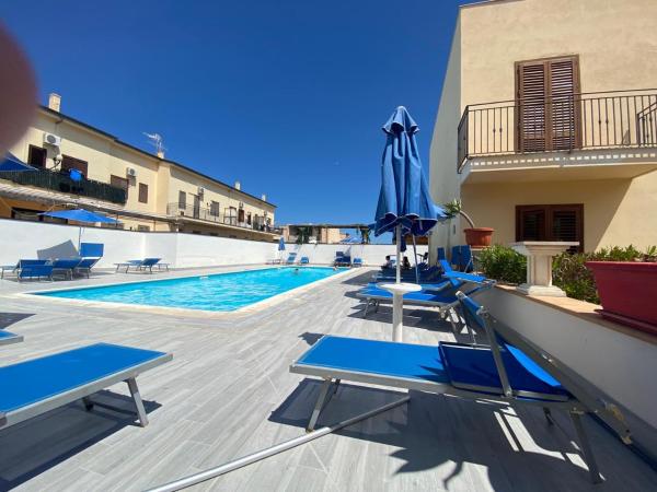 Residence Le Perle Beach, Book  Sicilien hoteller med pool, Swimmingpool
