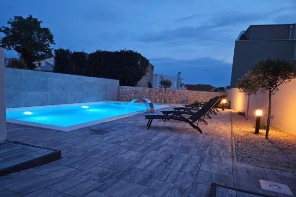 Apartments Niks, Book Lejlighed Hoteller i Zadar County med pool, Swimmingpool