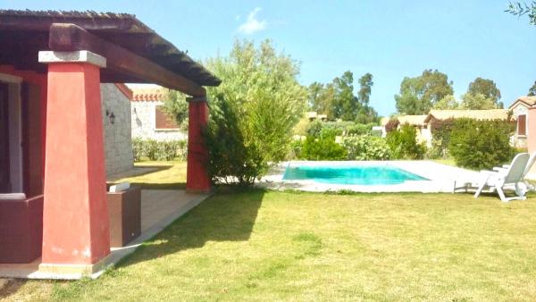 ISA - Villas with private pool in Costa Rei just 500 meters from the sea, Book  Hoteller i Costa Rei med pool, Swimmingpool