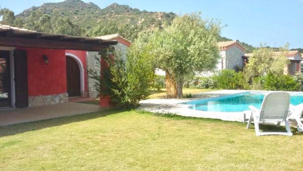 Villas with private pool in Costa Rei just 500 meters from the sea, Book  Hoteller i Costa Rei med pool, Swimmingpool