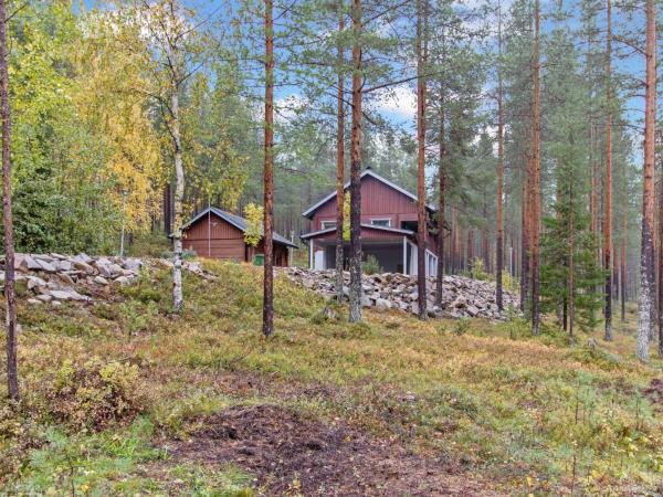 Holiday Home Villa uuttu by Interhome, Book  Pyhatunturi hoteller med parkering, Parkering