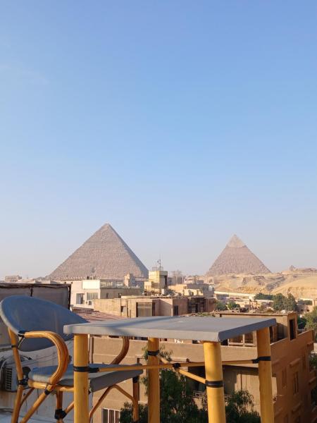 New pyramids way, Book  Giza Kairo