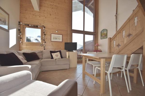 Village Lessy - Apt Jane 1300, Book  Hoteller i Rhône-Alps med parkering, Parkering